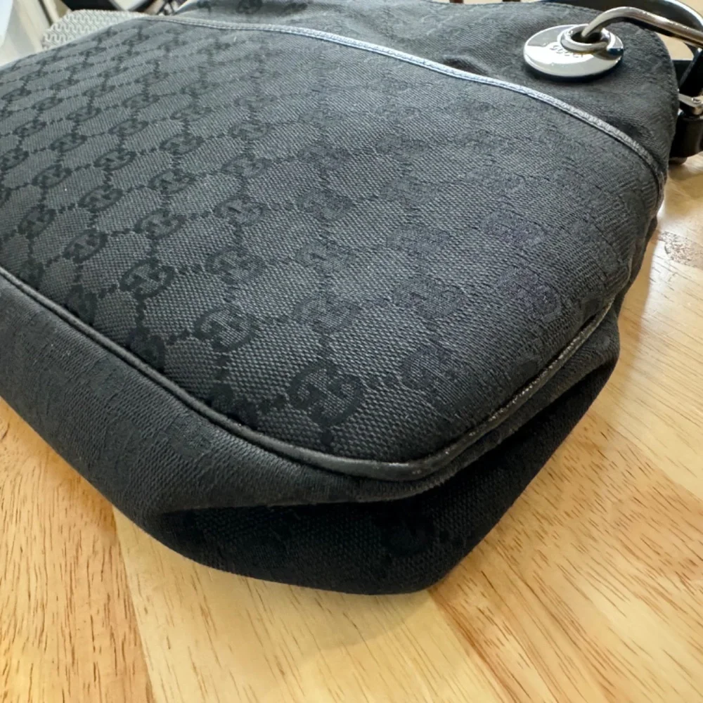 Authentic GUCCI Eclipse GG Black Canvas Shoulder Bag |Tote P0029